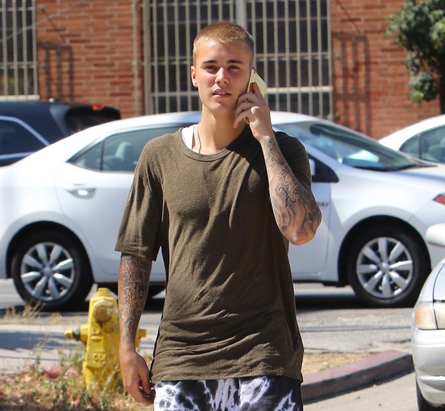 Justin Bieber trägt das gleiche Motiv unter seinem Auge.