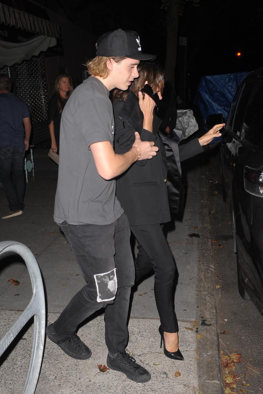 Brooklyn Beckham feierte nach der Show von Victoria Beckham bei einer Privatparty.