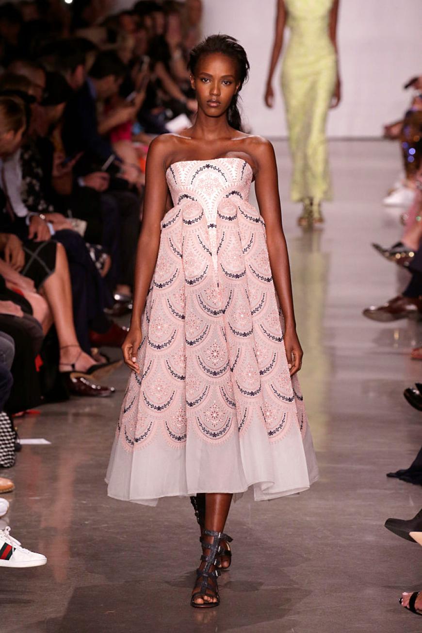 Von Zac Posen hätten wir gerne dieses Traumdress für unseren nächsten Red Carpet Auftritt #träumendarfmanjamal