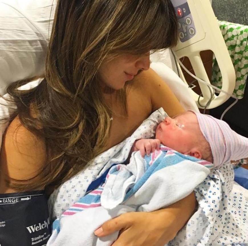 Ihr drittes Baby, Leonardo Ángel Charles Baldwin, wurde am Montag, den 12. September geboren.