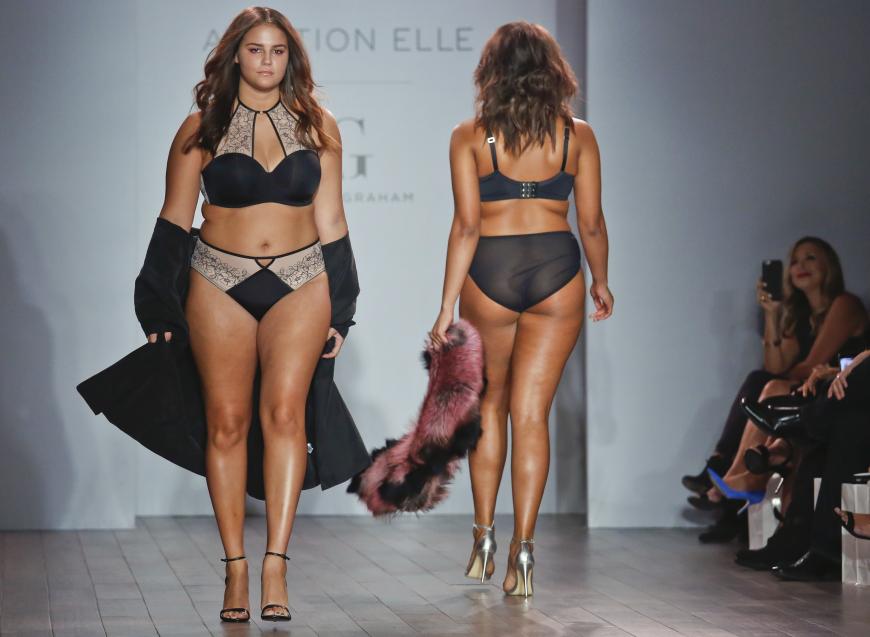 Die sexy Dessous-Show von Ashley Graham