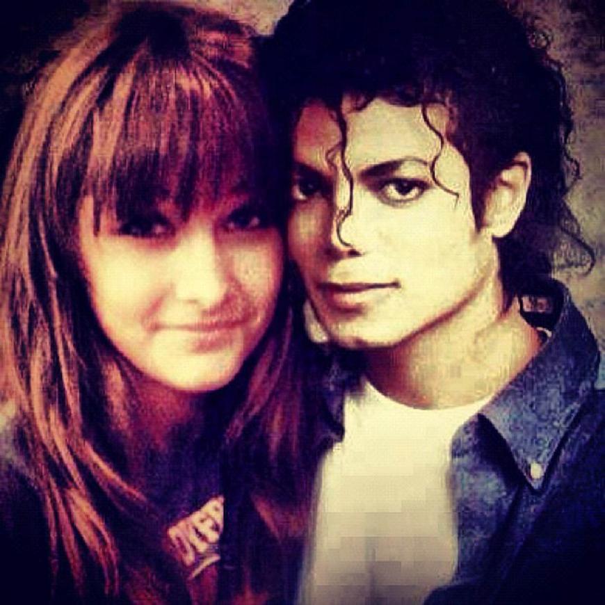 Paris - hier mit ihrem geliebten Vater Michael Jackson in einer Foto-Montage - spricht offen wie nie über ihren Selbstmord-Versuch.