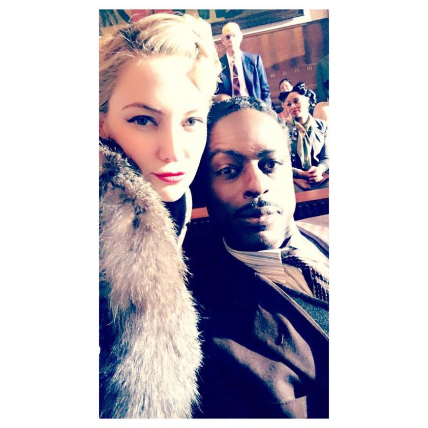 Kate Hudson gratuliert Sterling Brown zu seinem Emmy!