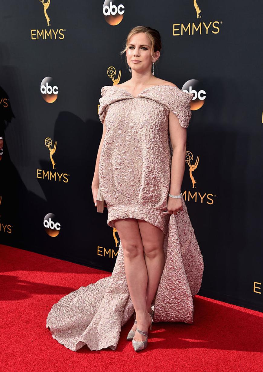 Mal was anderes ist das Kleid von Anna Chlumsky, schöner wird es dadurch aber leider nicht.