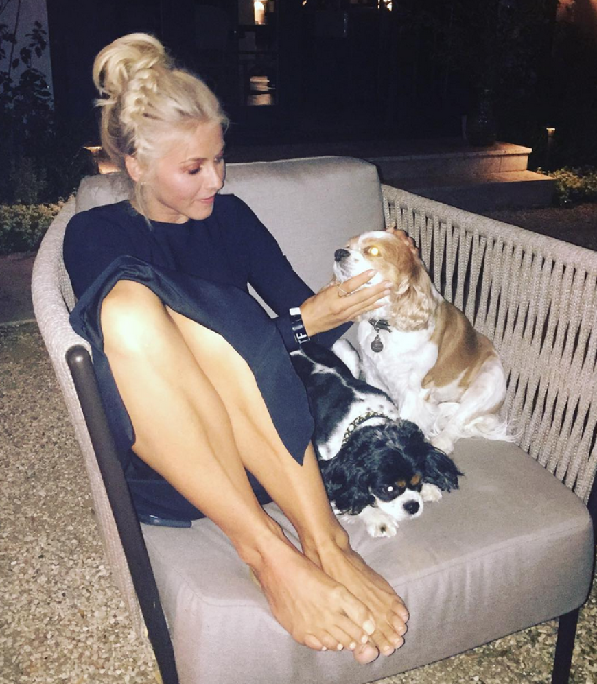 So sieht es bei Julianne Hough aus, wenn sie von einer glamourösen Hollywood-Nacht nach Hause kommt