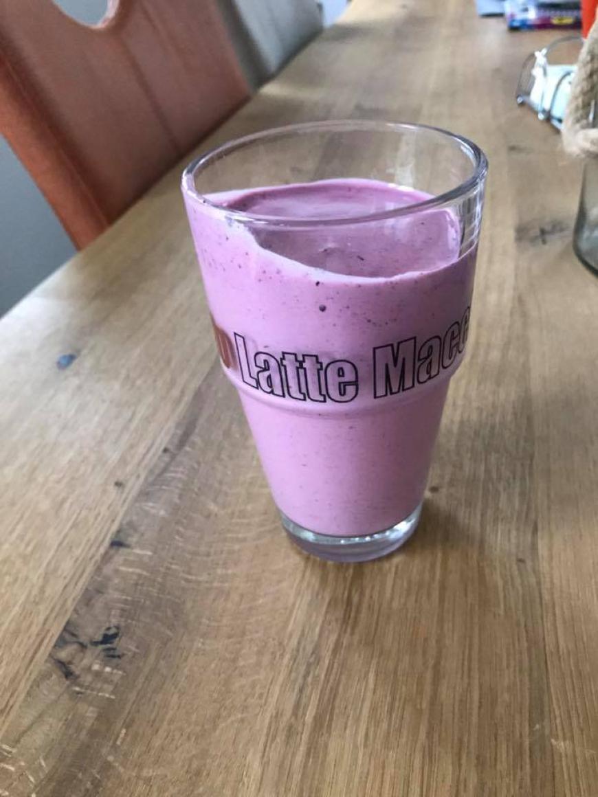 Gesunder Smoothie statt Marmeladenbrötchen: Sarah und Pietro haben sich dem