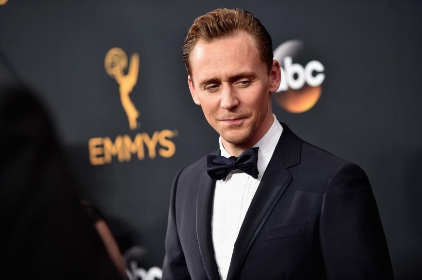 Tom Hiddleston gewährte erstmals einen Einblick in sein Verhältnis zu Ex Taylor Swift.