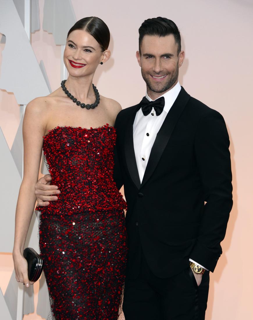 Behati Prinsloo und Adam Levine sind zum ersten Mal Eltern geworden!