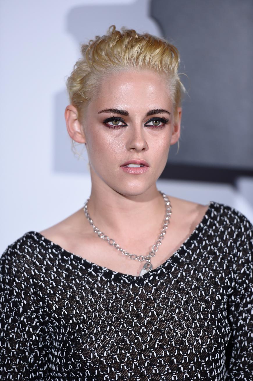 Der Ansatz weiß, die Spitzen gelb - ob Kristen Stewart das gewollt hat?