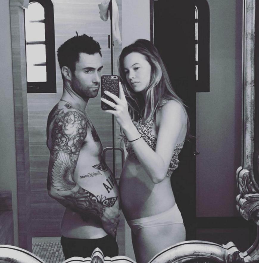 Regelmäßig posteten Adam Levine und Behati Prinsloo süße Babybauch-Fotos.