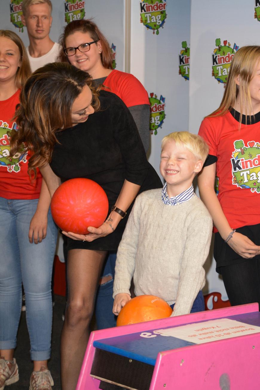 Der sechsjährige Amadeus hat sichtlich Spaß bei dem Event mit Mama Lilly Becker.