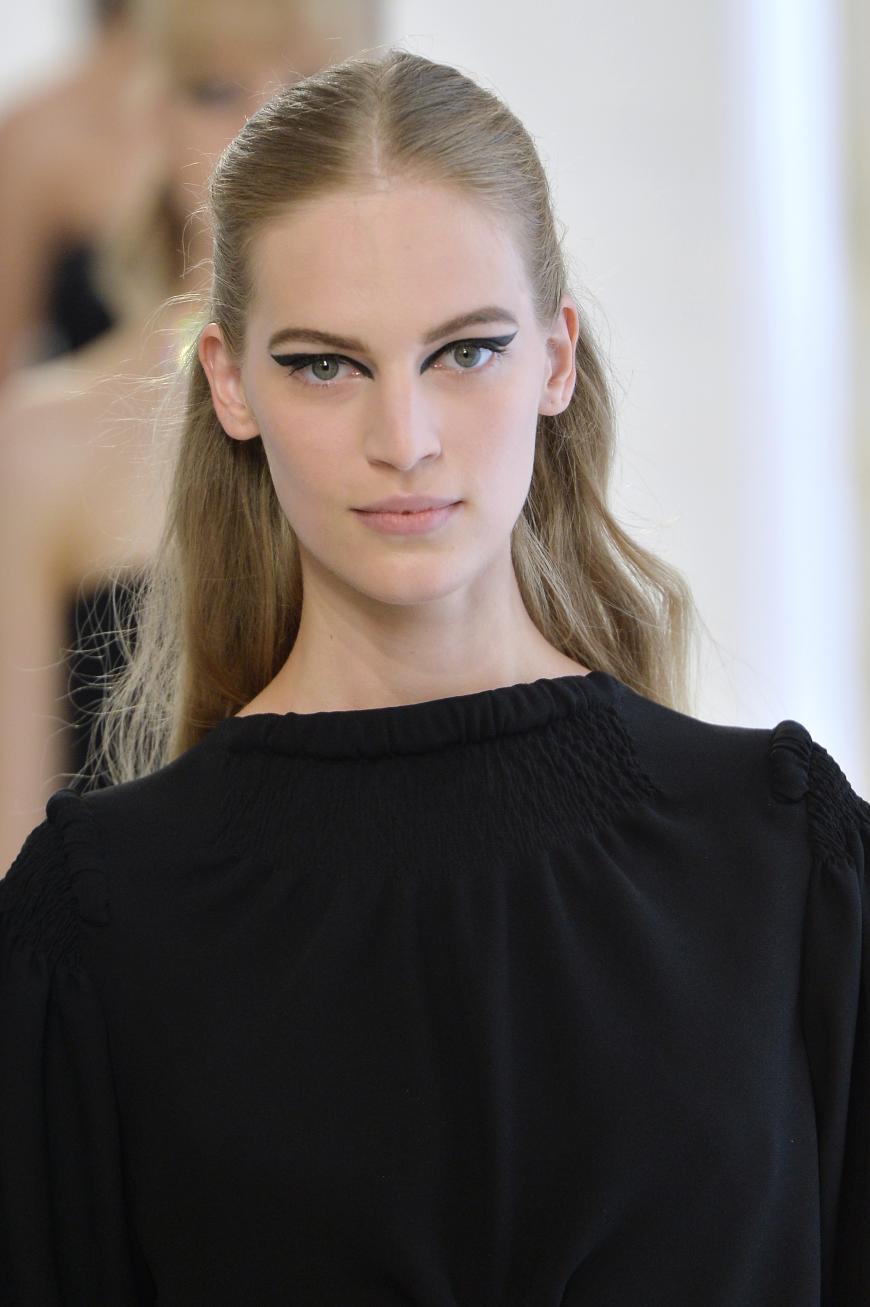 Bold Eyeliner bei der Christian Dior Show