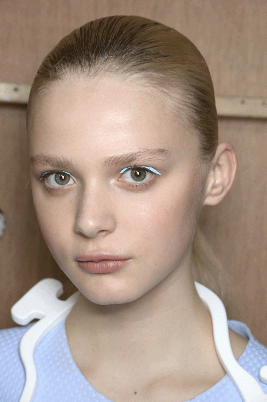 Hellblauer Eyeliner bei Xiao Li.