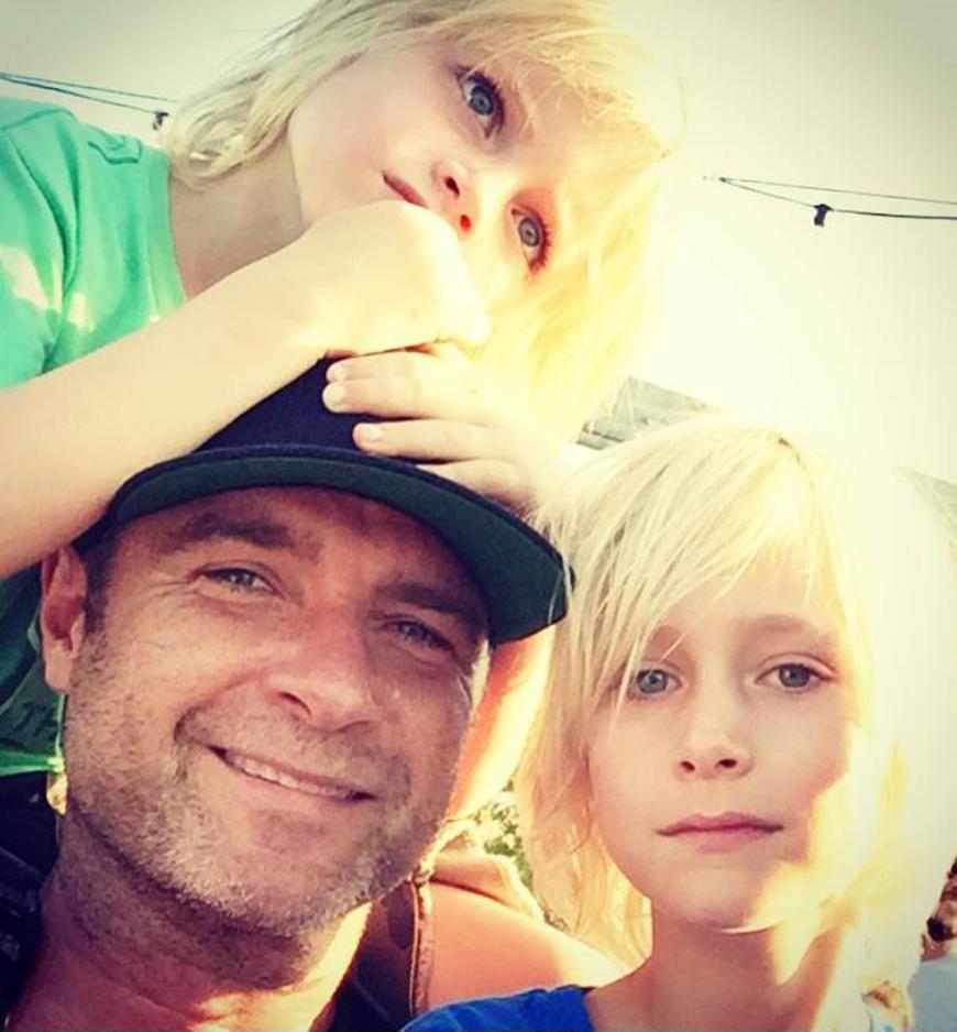 Naomi Watts und Liev Schreiber haben zwei gemeinsame Söhne: Den 9-jährigen Alexander und den 7-jährigen Samuel.