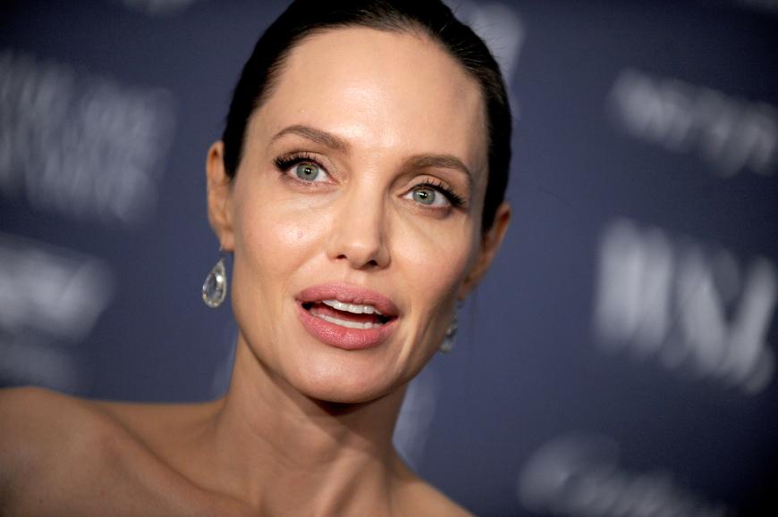 Angelina Jolie fährt harte Geschütze gegen ihren Noch-Ehemann auf.