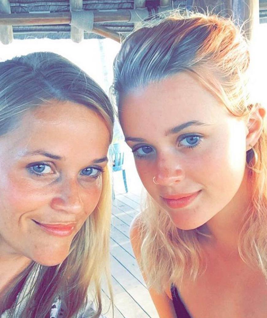 Wer ist hier wer? Geradezu frappierende Ähnlichkeit haben Reese Witherspoon und ihre Tochter Ava, die mittlerweile 17 Jahre alt ist.