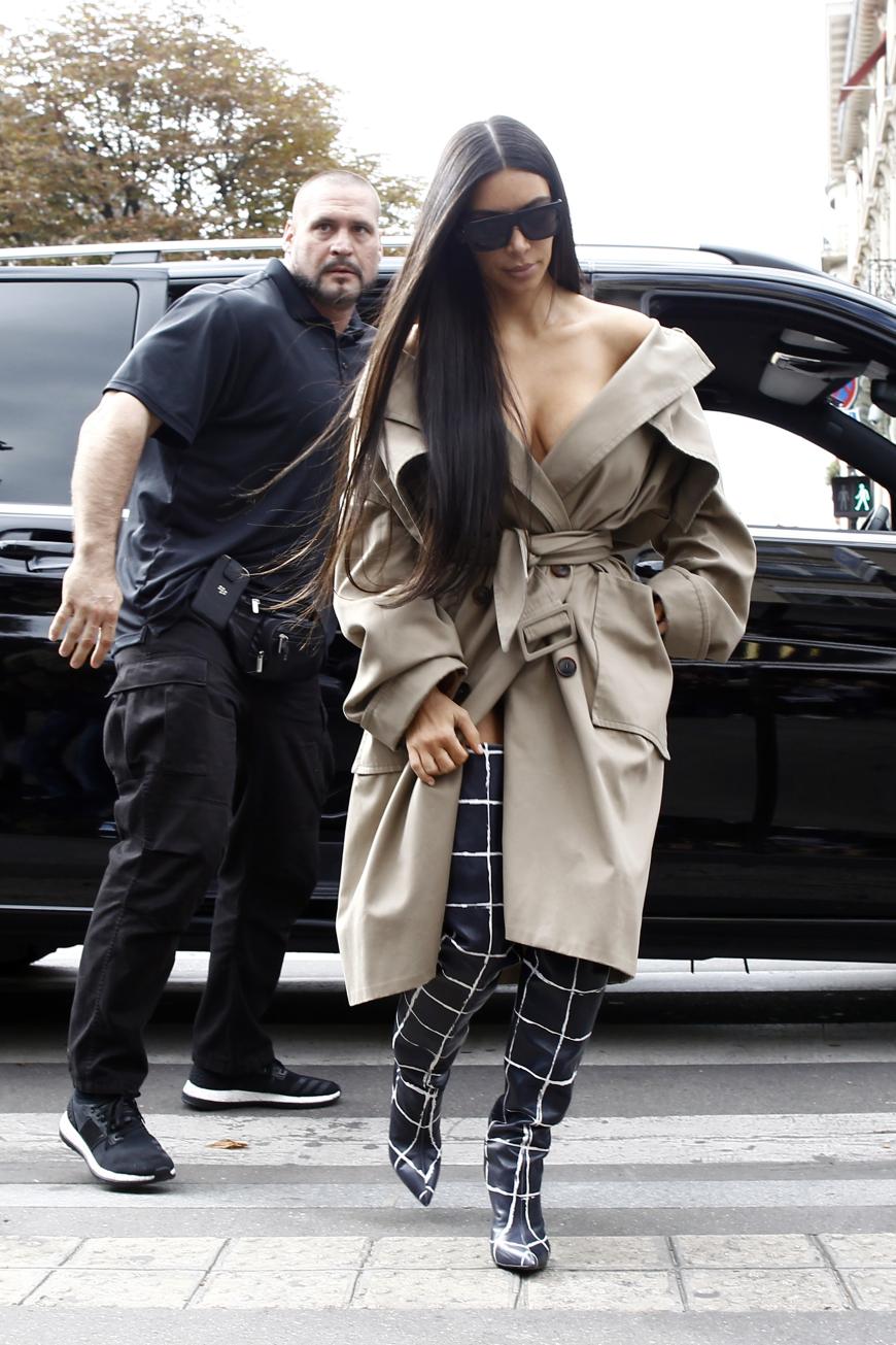 Kim Kardashian war allein in Paris. Nach dem Überfall reiste sie sofort zurück in die USA.
