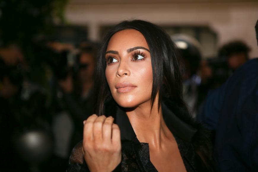 Nach dem schlimmen Raubüberfall hat sich Kim Kardashian komplett verschanzt und leidet unter Panikattacken.