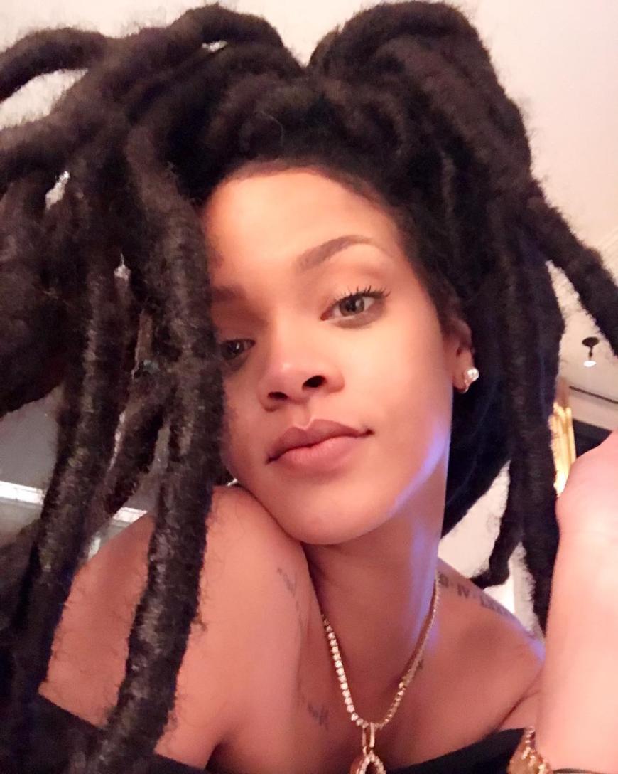 Riesige Dreads trägt RiRi jetzt