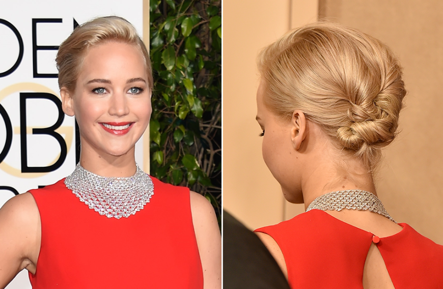 Bei den Golden Globes verzauberte sie mit einem edlen Sleek-Knot. So geht's: Einen Seitenscheitel ziehen und die Partie oberhalb der Stirn leicht antoupieren. Das Haar in zwei Partien teilen. Zunächst die erste Partie in sich zwirbeln bis sie sich zu einer Schnecke zusammenrollt und mit Haarklammern im Nacken feststecken. Dann auch die zweite Hälfte komplett eindrehen und ebenfalls fixieren. Großzügig mit Haarspray benebeln.