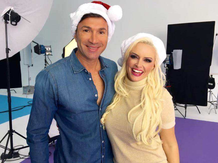 Weihnachtsmützen im Oktober: Daniela Katzenberger und Lucas Cordalis kündigten jetzt das nächste Live-Ereignis an.