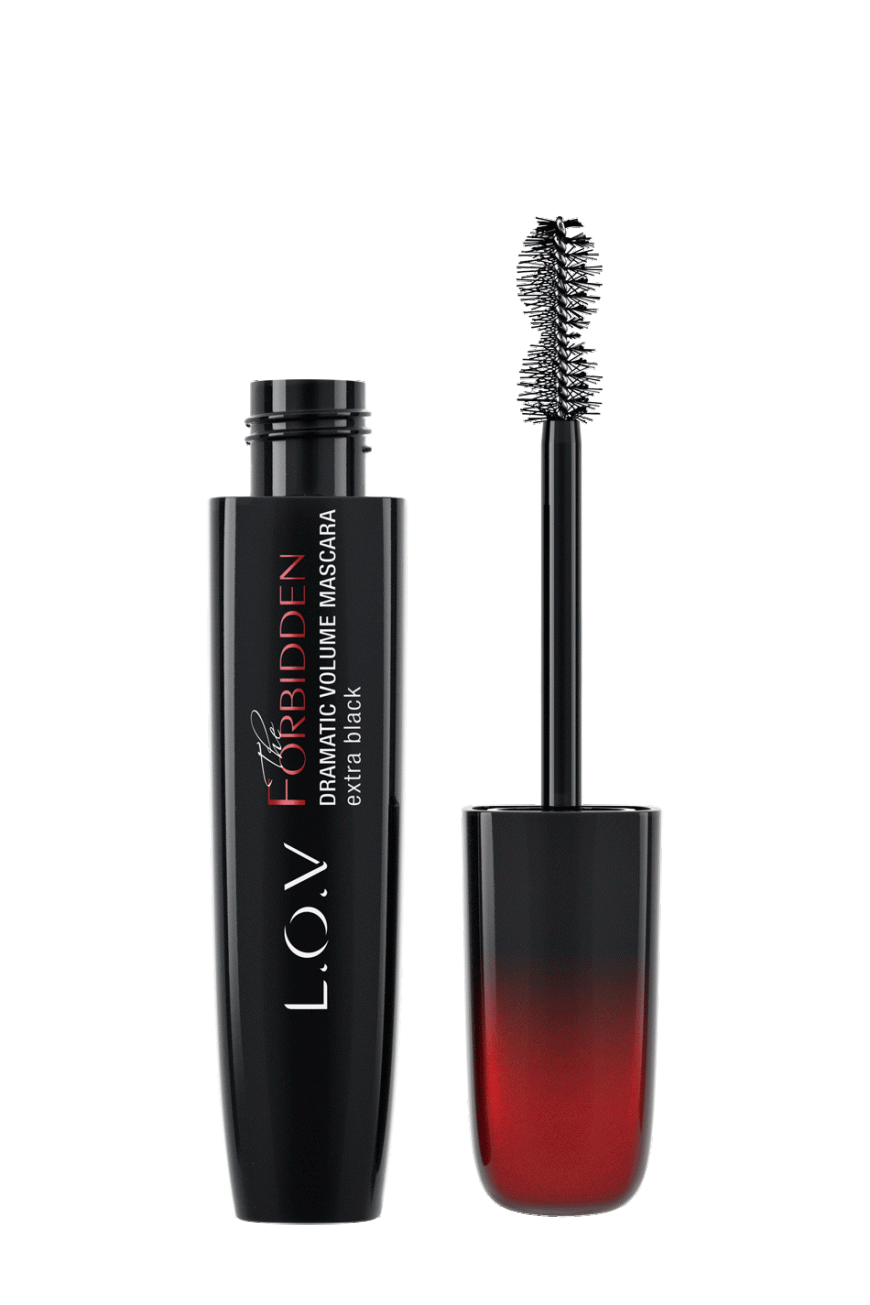 „The Forbidden Dramatic Volume Mascara“ von Lov, in „Extra Black Provocation“, ca. 10 Euro, bei DM