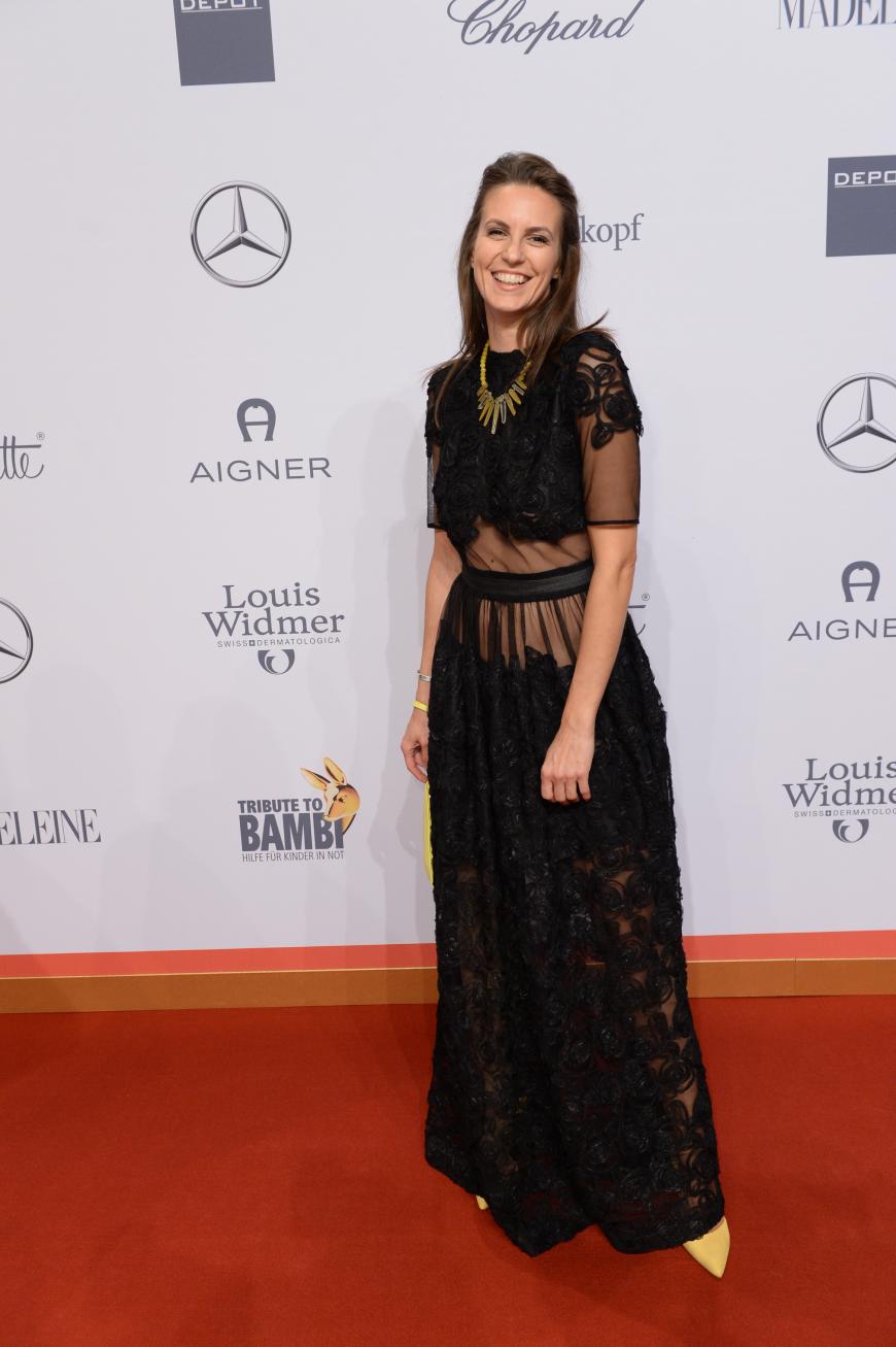 Ex-Miss Germany Katrin Wrobel setzte auch auf Spitze in Kombination mit Transparenz.