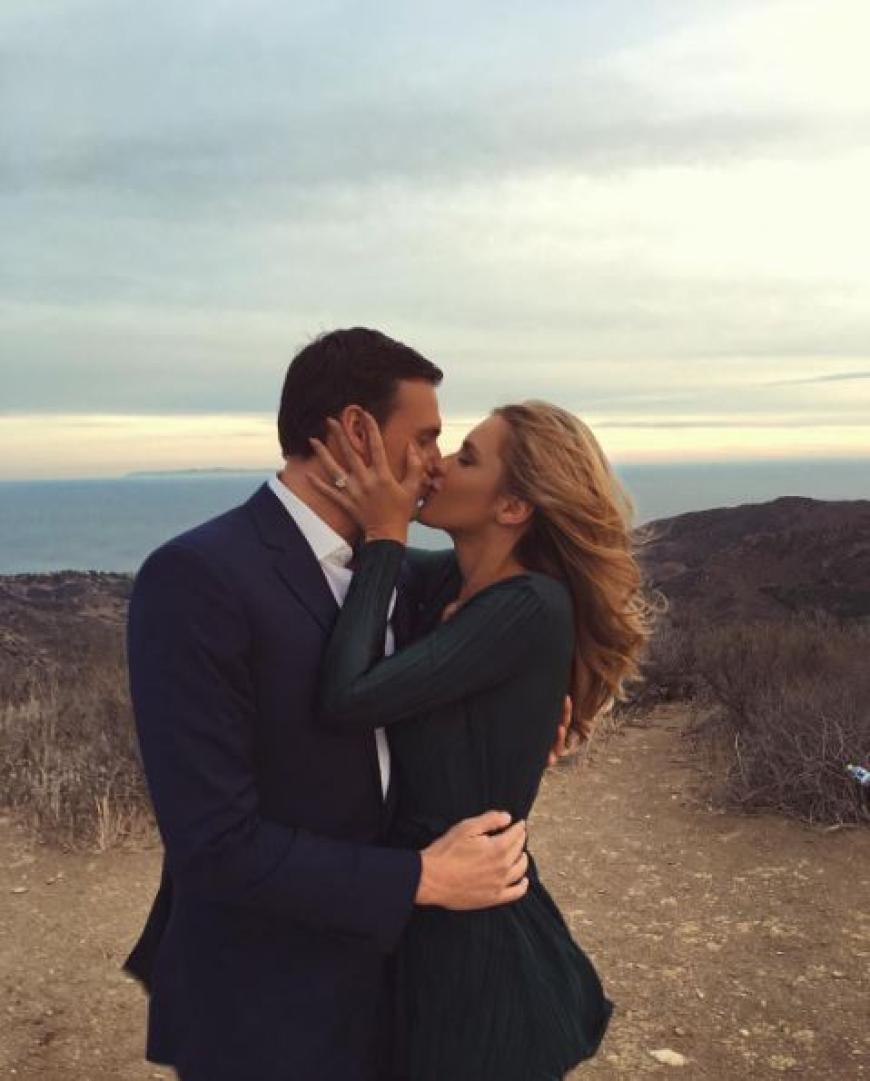 Olympia-Sieger Ryan Lochte und Kayla Rae Reid haben sich verlobt.