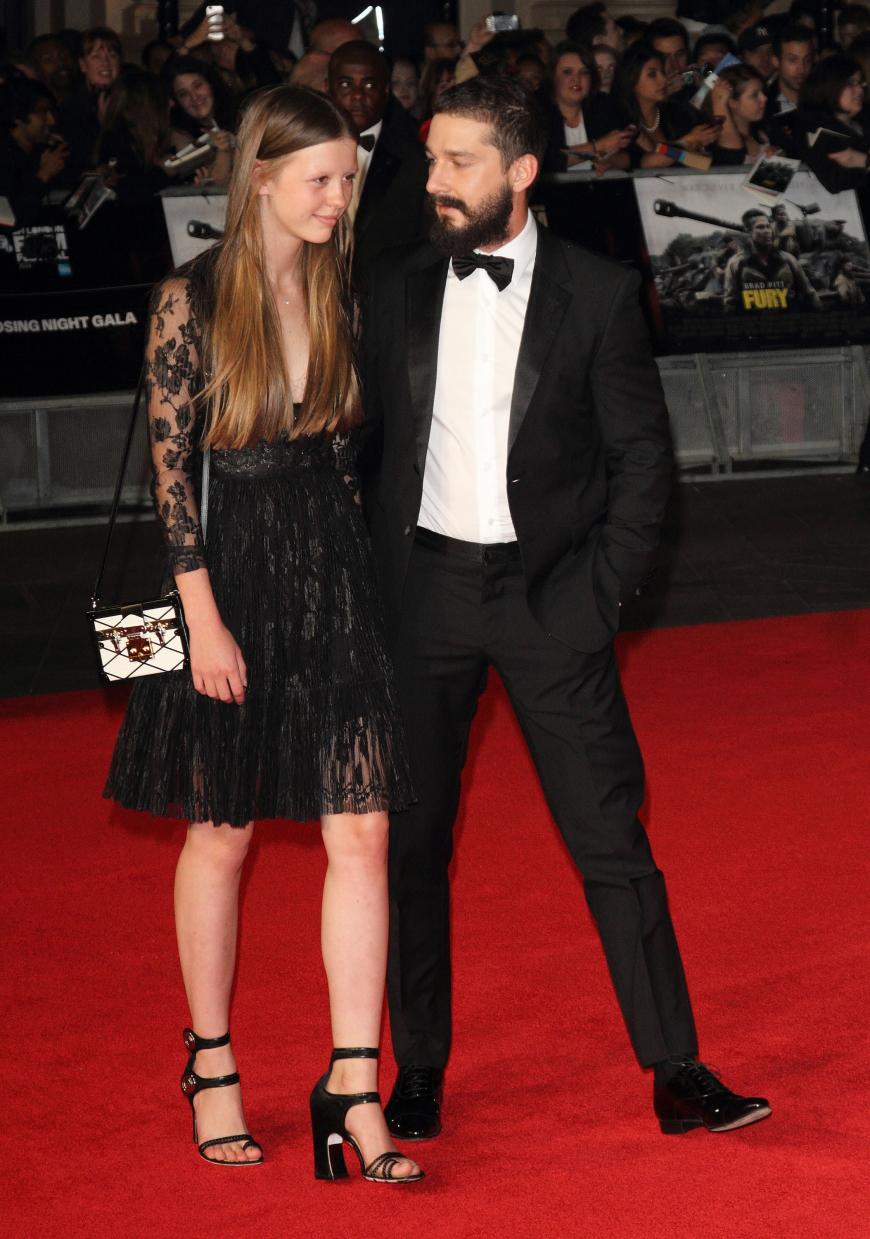 Shia LaBeouf und Mia Goth machten in den letzten Monaten immer wieder mit öffentlichen Streits und Kurzzeittrennungen von sich reden. Seit März 2016 waren sie verlobt, nun folgte die Spontan-Hochzeit.