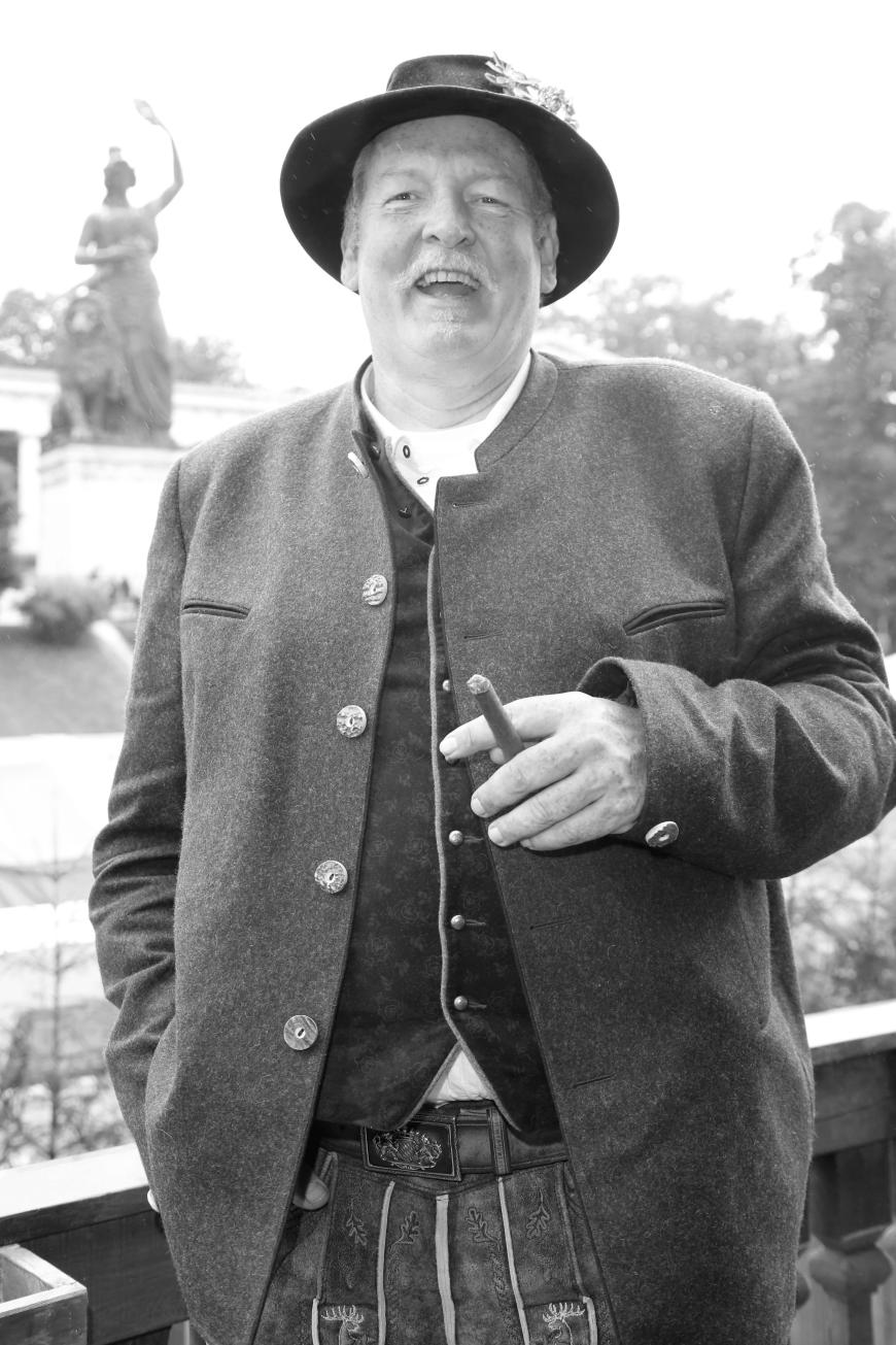 TV-Liebling Tamme Hanke ist im Alter von nur 56 Jahren plötzlich verstorben.