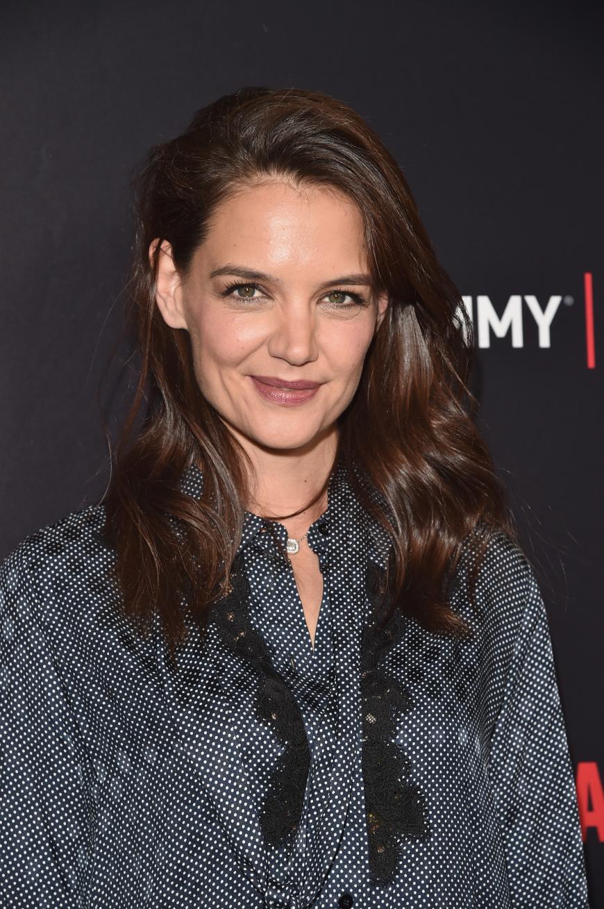 KATIE HOLMES Der Rosenholzton setzt die Lippen der Aktrice (37) gekonnt in Szene.