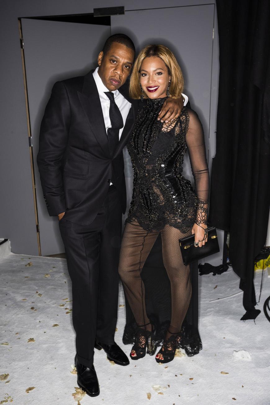 Jay Z und Beyoncé wollen ein Baby adoptieren.
