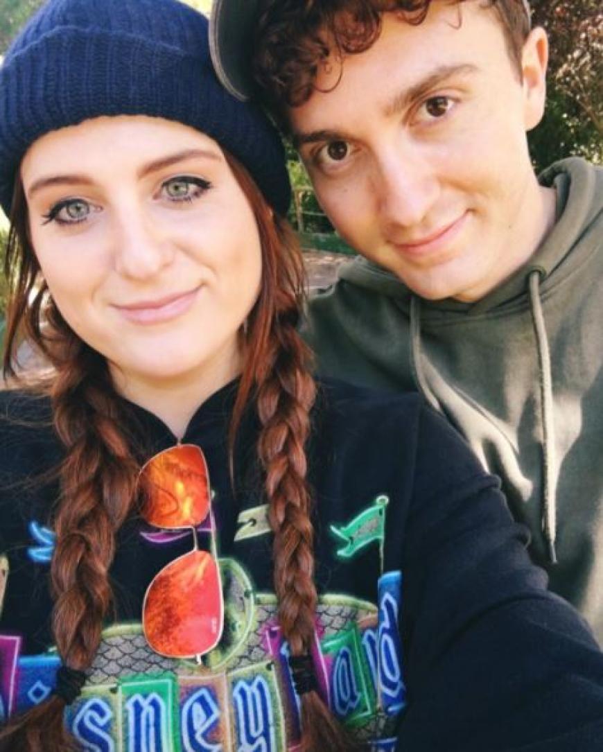 „Ich liebe Madrid…und diesen Kerl“, schreibt Meghan Trainor zu diesem Pärchen-Selfie auf ihrem Instagram-Account.