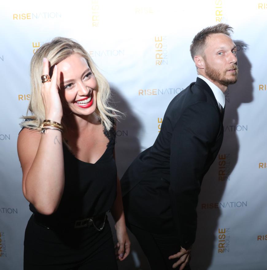 Schon im August zeigten sich Hilary Duff und Jason Walsh verliebt.