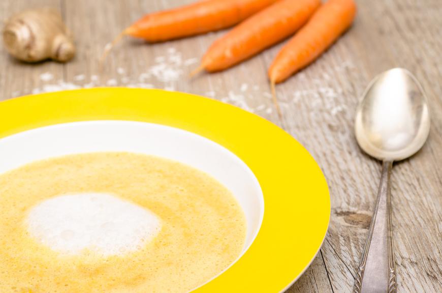 Herbstlich gut: Möhrensuppe mit Schafskäse