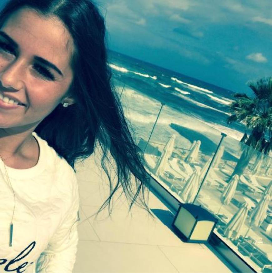 Ehefrau Sarah Lombardi urlaubt währenddessen alleine mit Söhnchen Alessio in Griechenland.