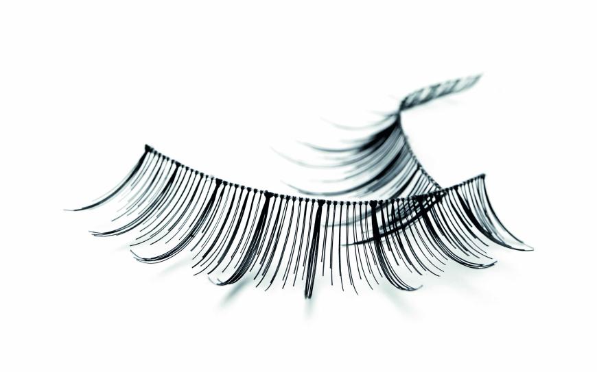 Fake Lashes: „Eyelashes“ von Artdeco, in Nr. 12, ca. 10 Euro