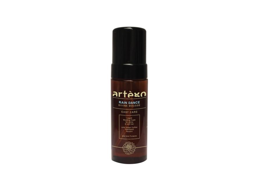 Volumen: „Rain Dance Divine Mousse“ von Artègo, ca. 18 Euro, beim Friseur