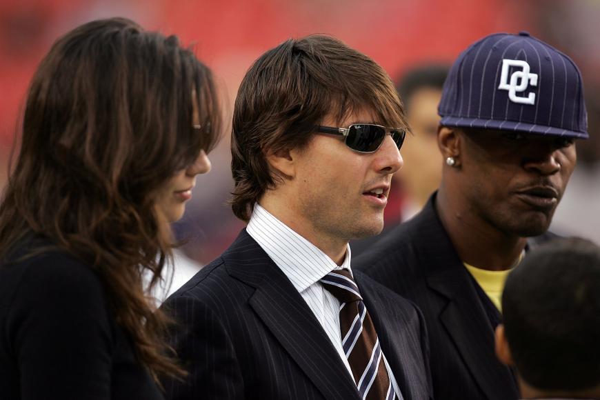 Ob es mit daran liegt, dass er mit Katies Ex Tom Cruise früher befreundet war?