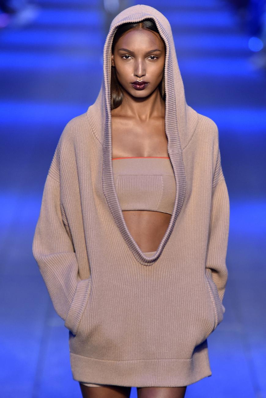 Jasmine arbeitete bereits für viele namhafte Designer, ehe sie in die Riege der