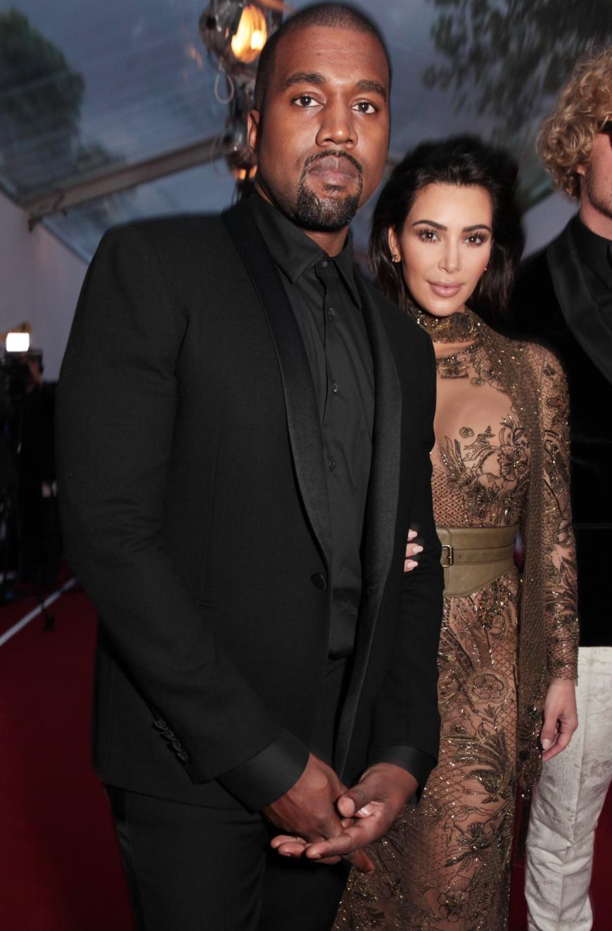 Nun wurde sie nicht nur bei einem Konzert von Ehemann Kanye West gesichtet, sondern wurde auch permanent von Kameras begleitet, wie Fotos zeigen.