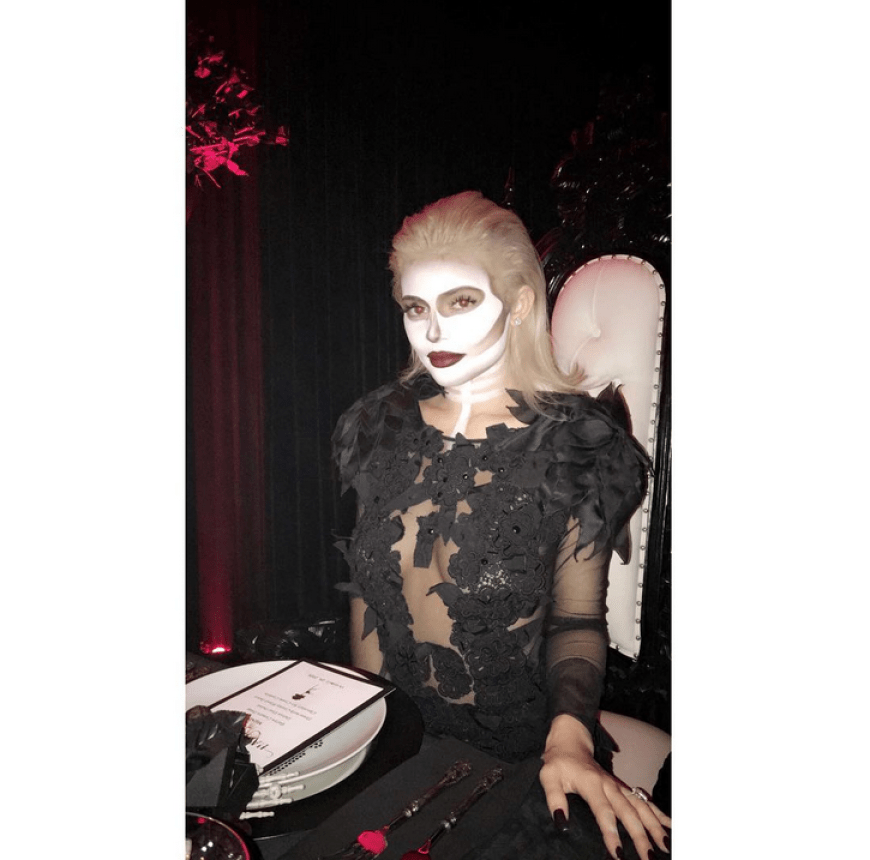 Kylie Jenner ludt zum Halloween-Essen ein.