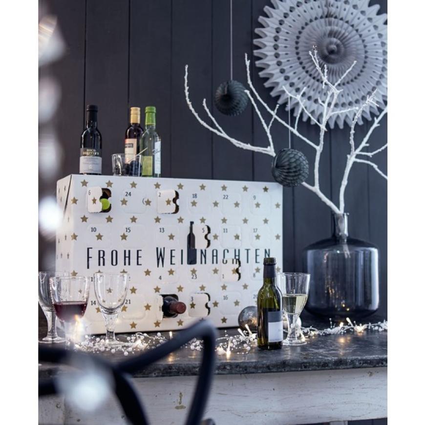 Cheers! Eine leckere Alternative zum Weihnachtsmarkt-Punsch sind die flüssigen Wein-Leckereien - in Rot und Weiß - aus dem Adventskalender von Impressionen. Für 59,99 Euro hier erhältlich.
