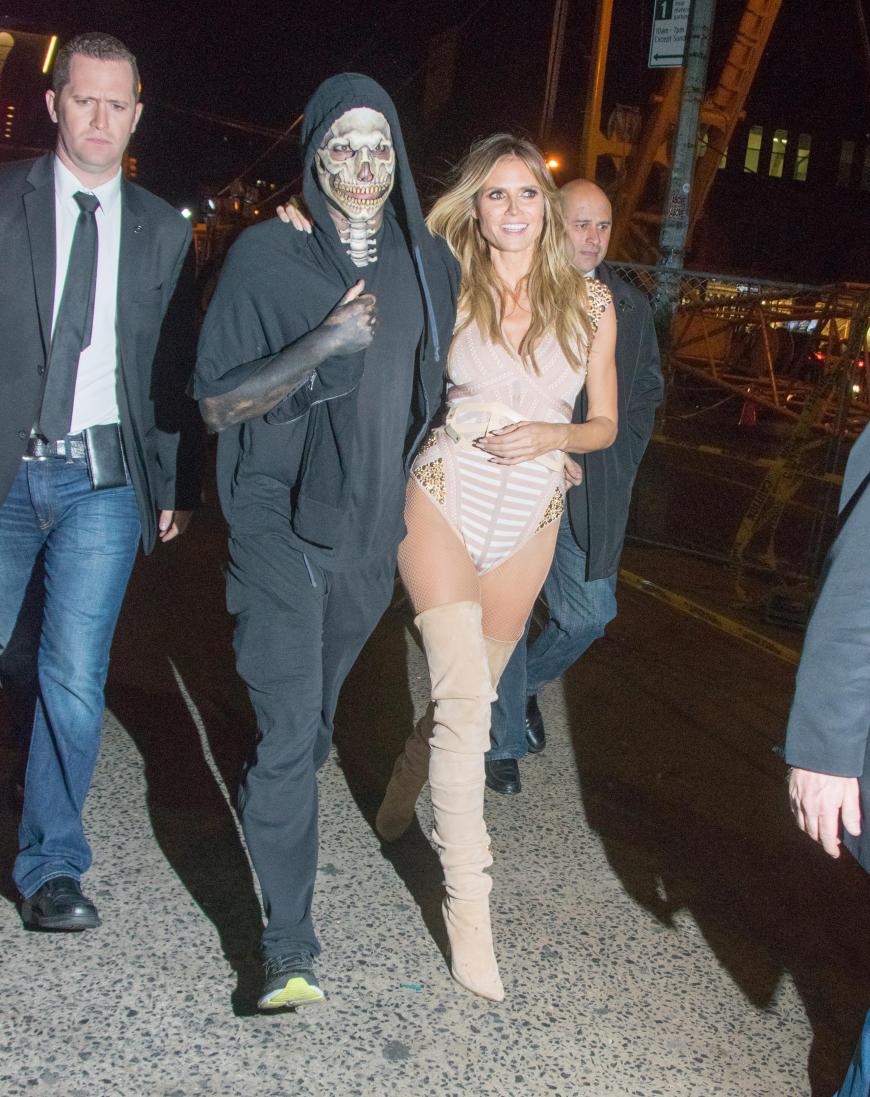 Vito Schnabels Halloween-Kostüm war zwar zum Gruseln gut, den Einlass zur Party seiner berühmten Freundin verwehrte es ihm aber offenbar auch.