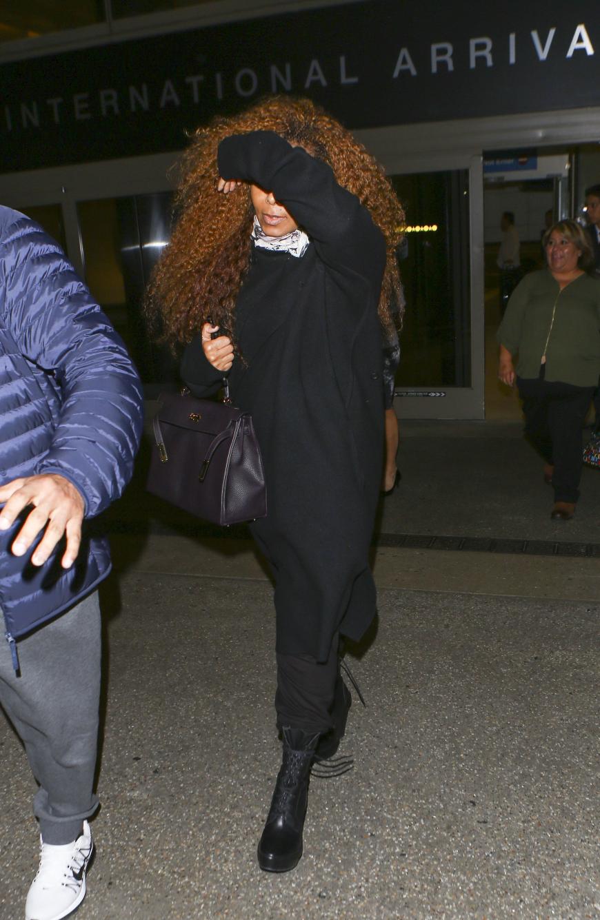Janet Jackson versteckte lange ihren Babybauch vor der Öffentlichkeit - hier im März 2016 in Los Angeles.