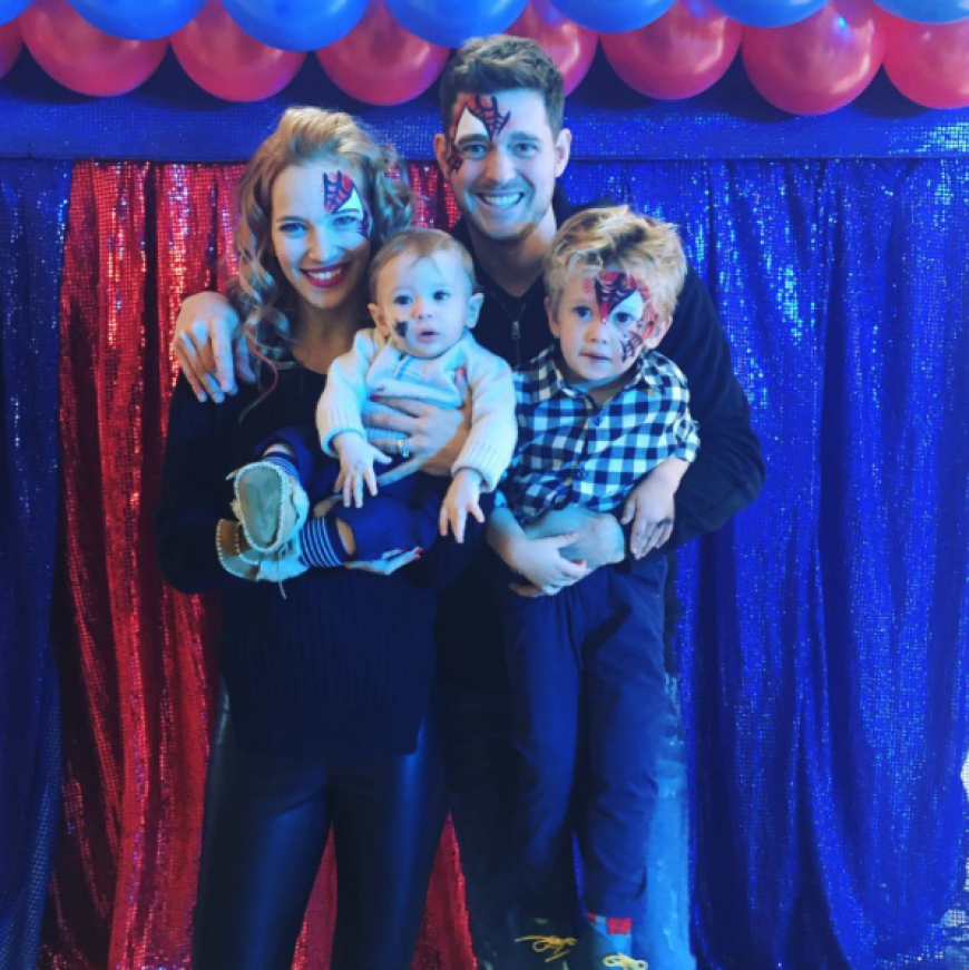 Michael Bublé und Luisana Lopilato mit ihren beiden Kids Noah und Elias, 9 Monate