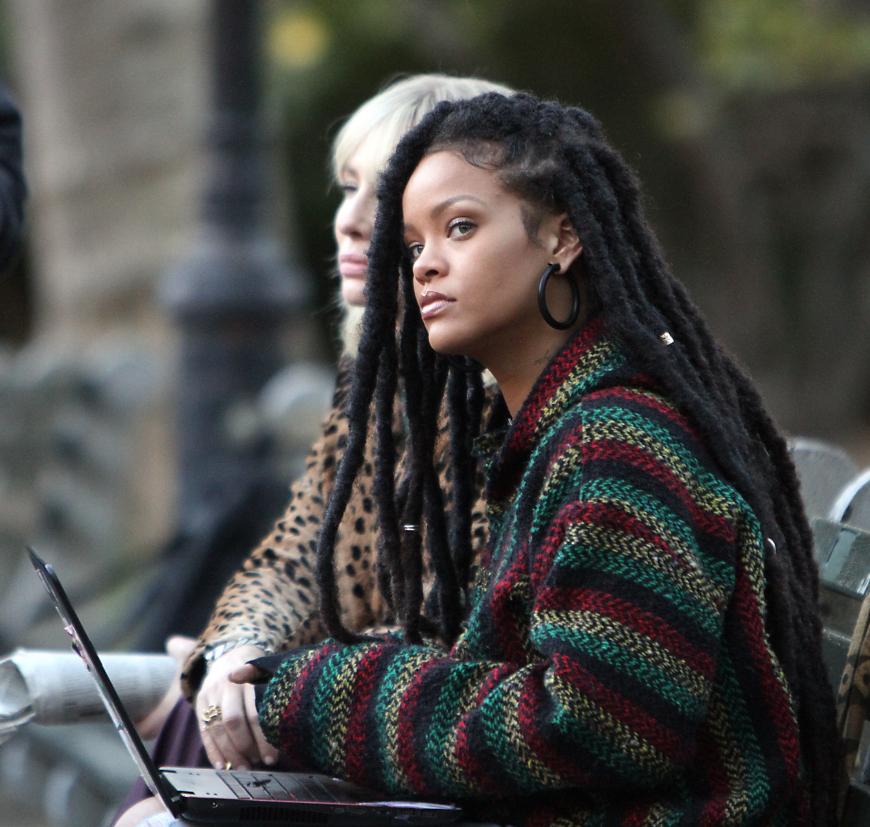 Auch Sängerin Rihanna reagiert schockiert auf den Sieg von Trump.