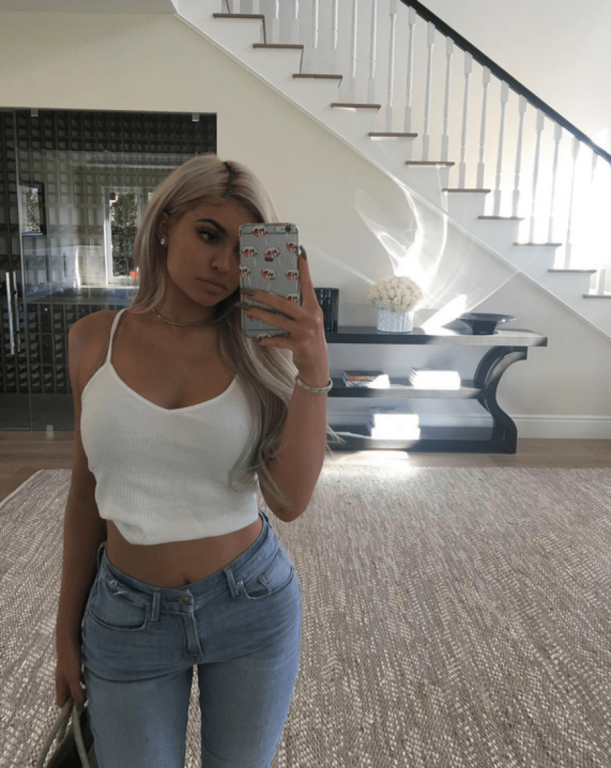 Hat sich Kylie Jenner ihre Brüste vergrößern lassen?