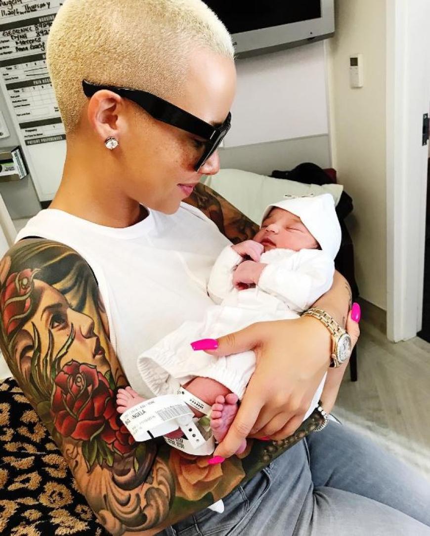Amber Rose besuchte bereits die kleine Dream Kardashian im Krankenhaus.