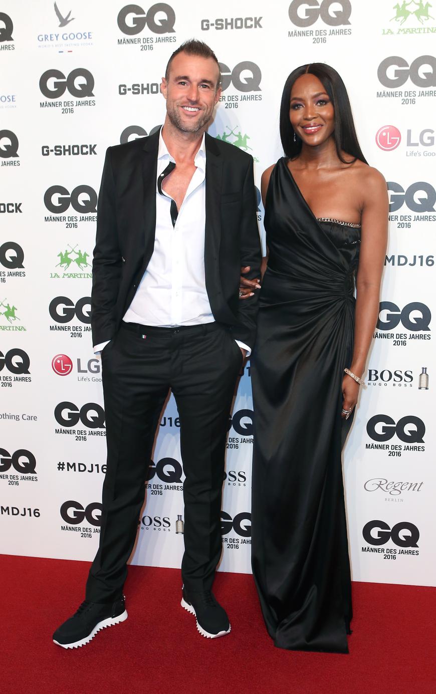 Stargast Naomi Campbell wurde vom deutschen Modeschöpfer Philipp Plein auf den Roten Teppich begleitet.